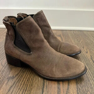 Donald J. Pliner brown leather Chelsea boots size 7.5